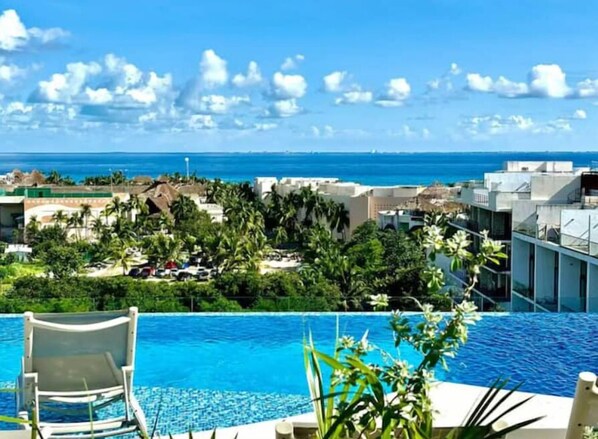 Outdoor pool - 301 - Sea Tower - ocean view - 5 minutes from the beach (Playa del Carmen)