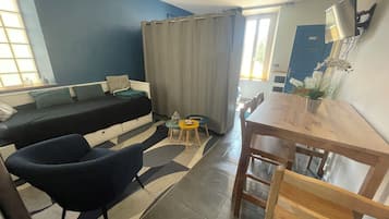 1 chambre, fer et planche à repasser, Wi-Fi, draps fournis