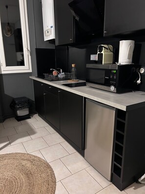 Fridge, microwave, stovetop - L'atelier voyageur - Grisandre (Chartres)