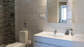 Towels - Casa das Lajes T1 (Presa do Caetano)