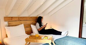 2 bedrooms, iron/ironing board, travel cot, WiFi
