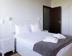 2 chambres, fer et planche à repasser, lit parapluie, Wi-Fi