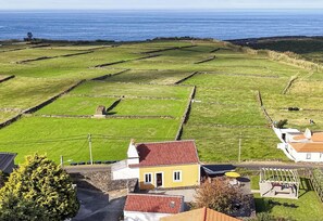 Exterior - Casa das Lajes T2 by PontaNegraAzores (Praia da Vitória)