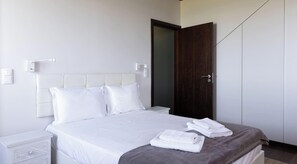 2 bedrooms, iron/ironing board, travel crib, free WiFi