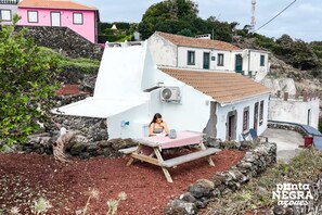 Outdoor dining - Charming Country House by PontaNegraAzores (Angra do Heroísmo)