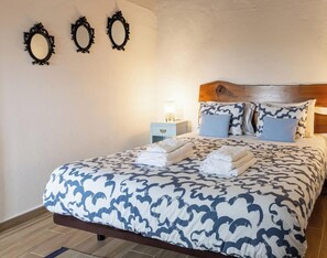 1 slaapkamer, een strijkplank/strijkijzer, reisbedje, gratis wifi