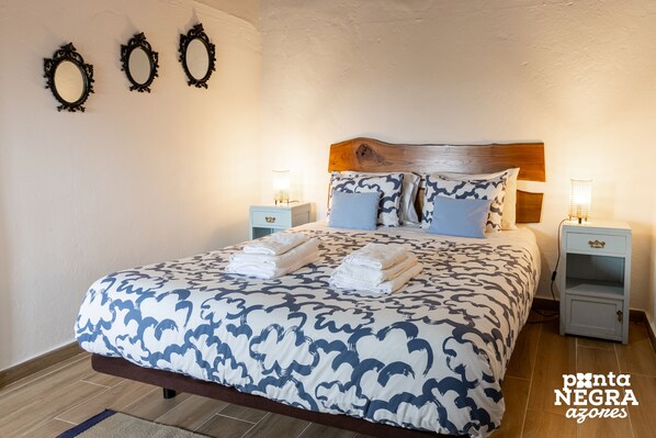 1 bedroom, iron/ironing board, travel cot, WiFi