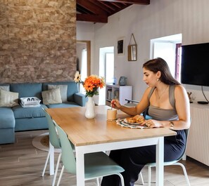 Dining - Charming Country House by PontaNegraAzores (Angra do Heroísmo)