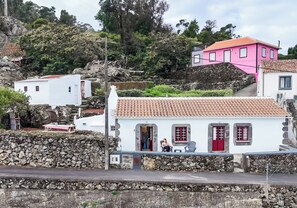 Exterior - Charming Country House by PontaNegraAzores (Angra do Heroísmo)