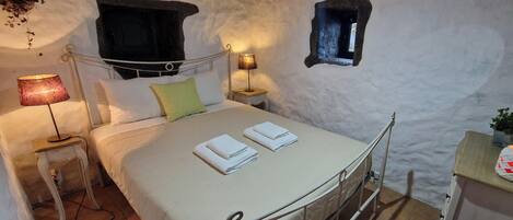 1 chambre, fer et planche à repasser, Wi-Fi, draps fournis