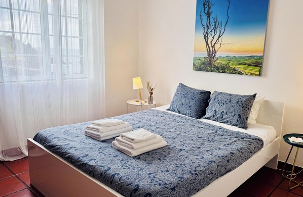 3 dormitorios, tabla de planchar con plancha, wifi y ropa de cama