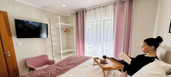 1 dormitorio, escritorio, wifi y ropa de cama