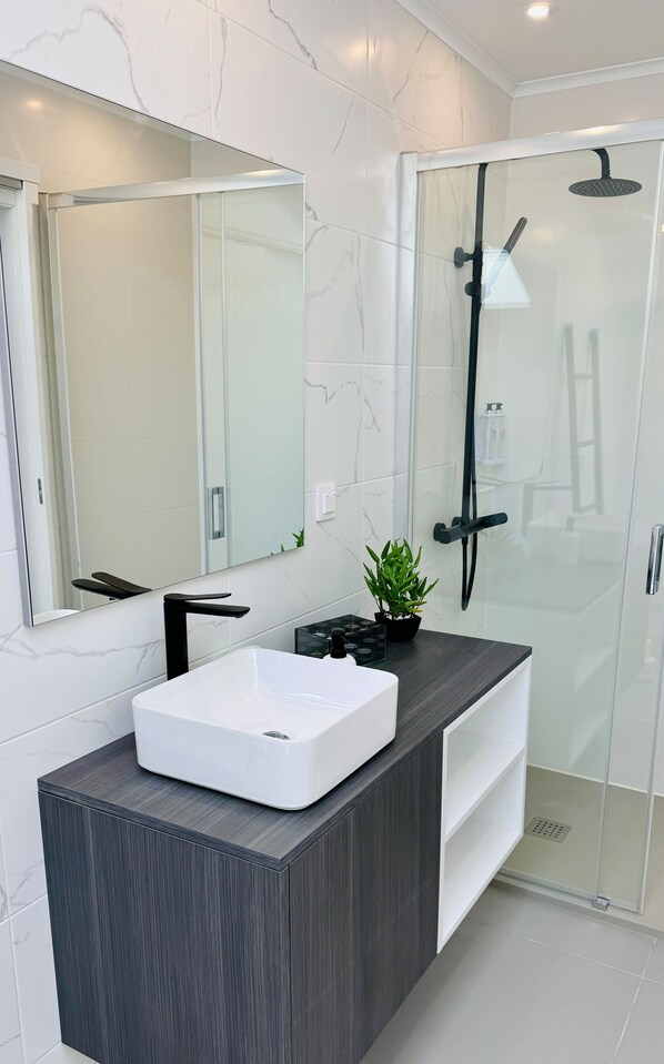 Hair dryer - City House 2 by PontaNegraAzores (Angra do Heroísmo)