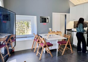 Kjøleskap, mikrobølgeovn, ovn og oppvaskmaskin