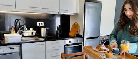 Fridge, microwave, oven, dishwasher