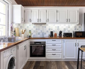 Private kitchen - The Biscuit House T1 by PontaNegraAzores (Praia da Vitória)