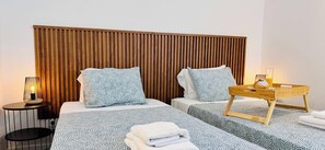 2 bedrooms, WiFi, bed sheets - The Biscuit House T2 by PontaNegraAzores (Praia da Vitória)