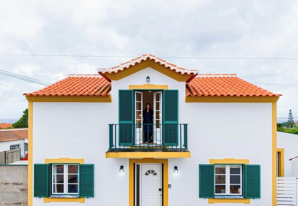 Exterior - The Biscuit House T2 by PontaNegraAzores (Praia da Vitória)