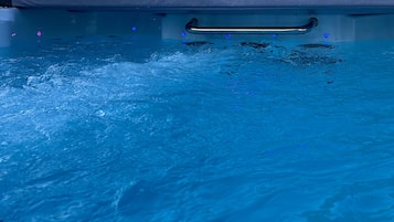 House | Pool