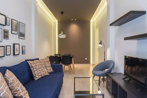Apartment, Balcony, City View | Living area