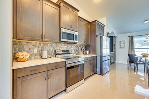House (4 Bedrooms) | Interior