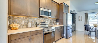 8 Mi to Flagler Beach: Home w/ Outdoor Dining!