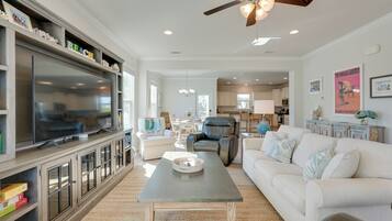 House (3 Bedrooms) | Interior