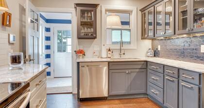 1 Mi to Drakes Island Beach: Cottage w/ Deck!