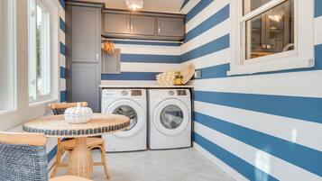 Cottage (3 Bedrooms) | Interior