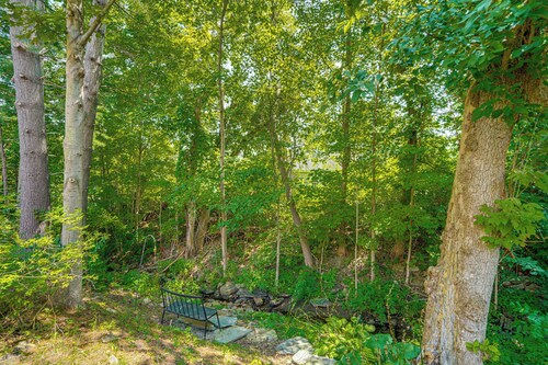 1 Mi to Dtwn: Beautiful Home in Williamstown!