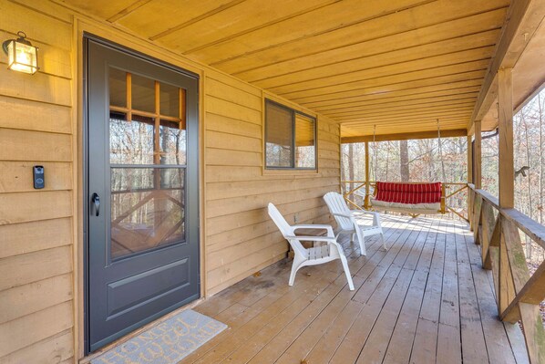 Interior - Birdwatching, Board Games & Bbqs: Cabin in Murphy! (Murphy)