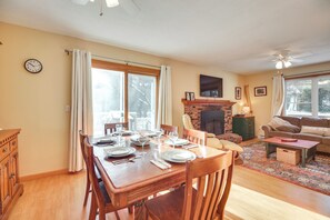 House (5 Bedrooms) | Interior