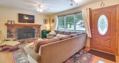 1 Mi to Sugarbush Resort: Dog-friendly Home!