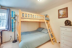 House (5 Bedrooms) | Interior - 1 Mi to Sugarbush Resort: Dog-friendly Home! (Waitsfield)