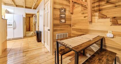 Steps to Kentucky Lake: Cozy Cabin w/ Deck!