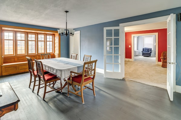 House (3 Bedrooms) | Interior