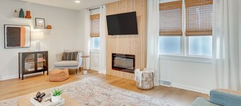 Patio & Lake Views: Family-friendly Canton Retreat