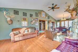 House (3 Bedrooms) | Interior - Walk to Saylorville Lake: Spacious Home w/ Deck! (Johnston)