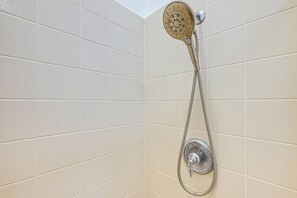 House (3 Bedrooms) | Interior - 26 Mi to Fresno: Pet-friendly Home in Reedley! (Reedley)