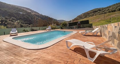 3 bedroom gorgeous home in Iznájar