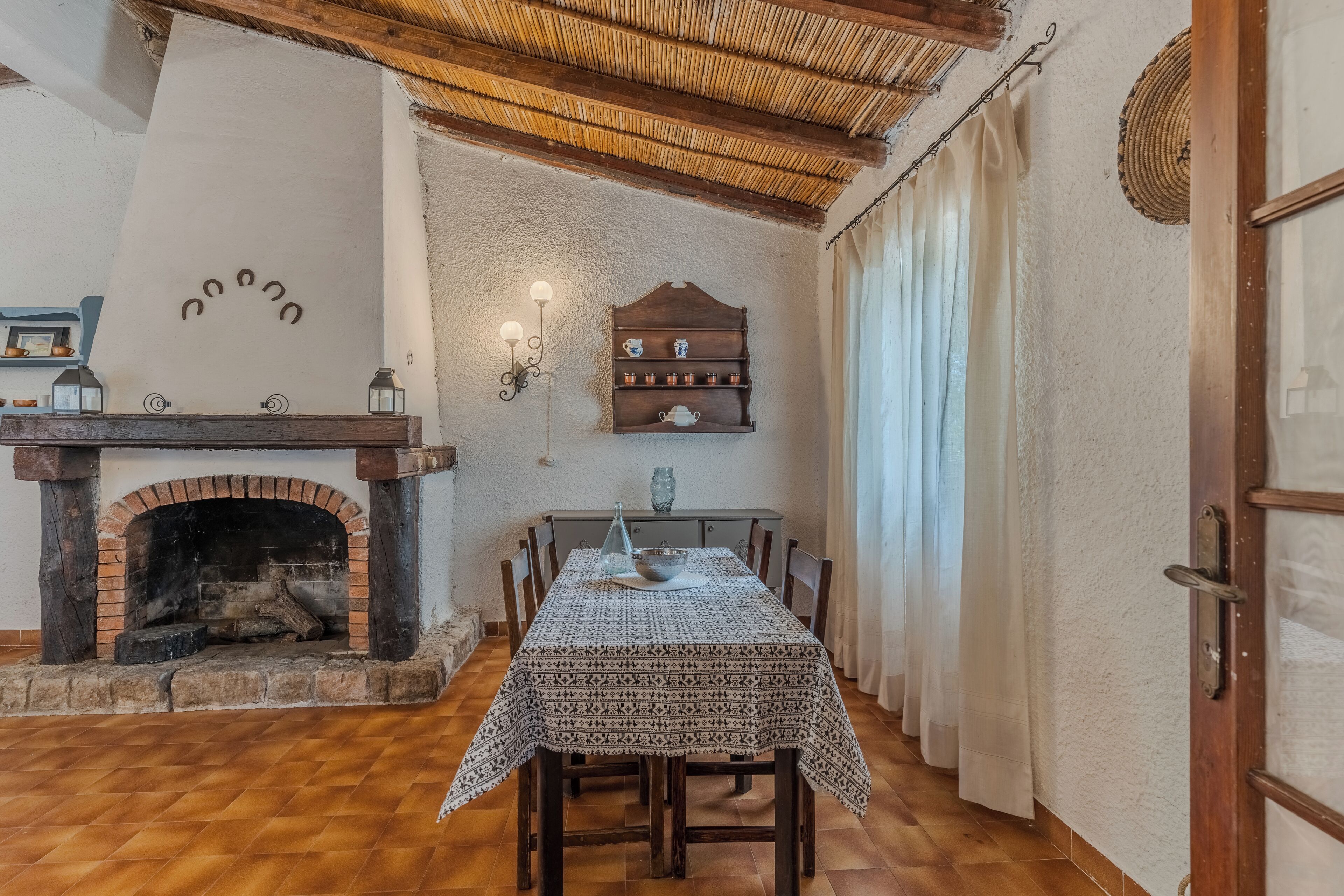 Classic Villa | In-room dining