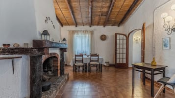 Classic Villa | In-room dining