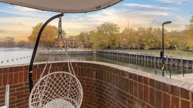 Apartment - Luxury Apartment In Canada Water With City Views (London)