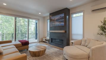 TV connectée, cheminée