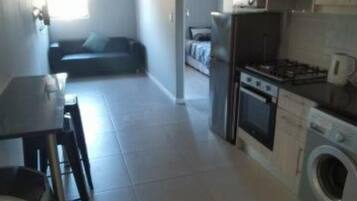 Appartamento Basic, 3 camere da letto, non fumatori, angolo cottura | Cucina privata | Microonde