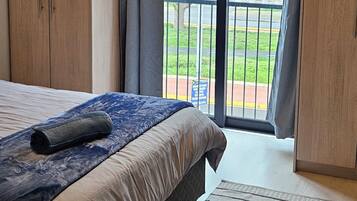 3 bedrooms, iron/ironing board, free WiFi
