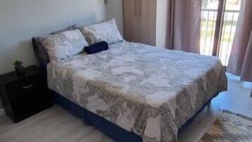 Appartamento Basic, 3 camere da letto, non fumatori, angolo cottura | 3 camere, ferro/asse da stiro, Wi-Fi gratuito