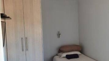 Appartamento Basic, 3 camere da letto, non fumatori, angolo cottura | 3 camere, ferro/asse da stiro, Wi-Fi gratuito
