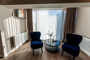 Deluxe dubbelrum - utsikt mot staden | Gratis wi-fi