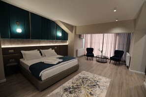 Deluxe Double Room, City View